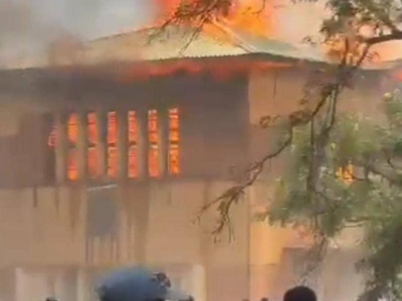 Lycée Mwanga à Kolwezi en feu, lundi 24 Avril