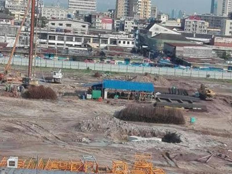 Une vue du marché Zando en pleine construction à Kinshasa