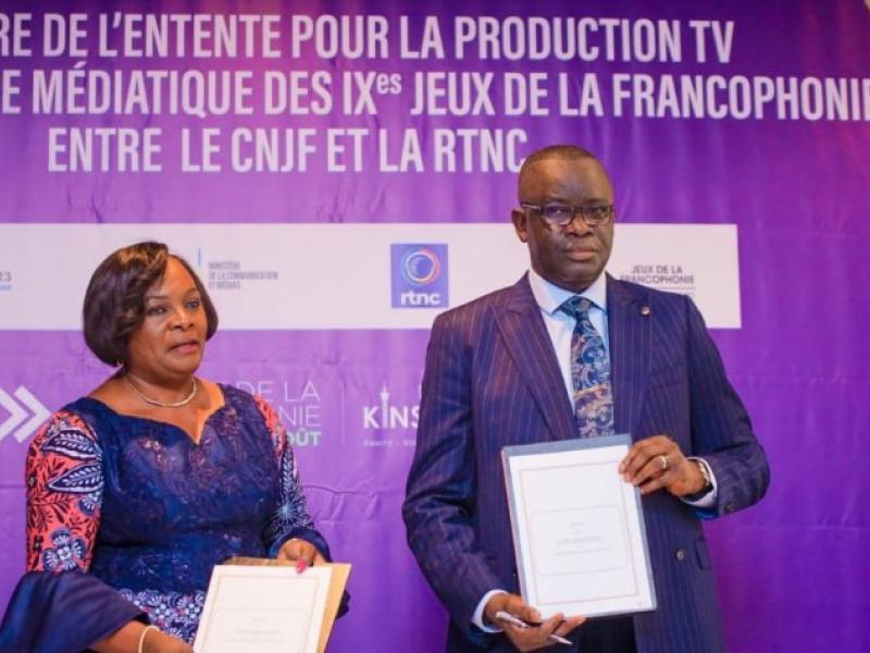 La directrice de la RTNC, Sylvie Elenge et le directeur du CNJF, Isidore Kwandja.