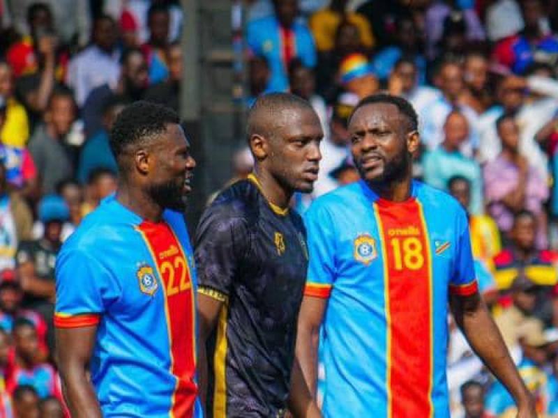 Chancel Mbemba, Merveil Bope et un joueur de la Mauritanie au stade TP Mazembe. [Photo d'illustration]