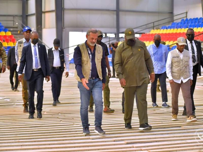 Le chef de l'État, Félix Tshisekedi en visite d'inspection au stade des martyrs retenu pour les jeux de la francophonie, 14 mai 2023.