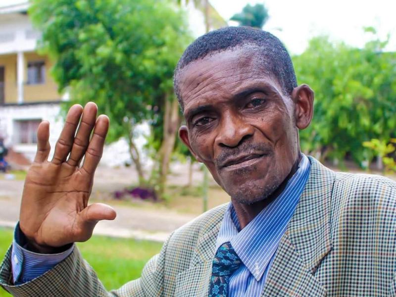 Le Néologiste Eddy Malou