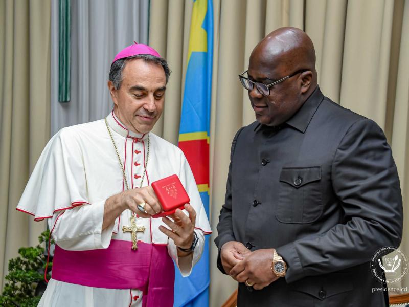 Le Nonce apostolique, Mgr Ettore Balestrero et Félix Tshisekedi, président de la RDC