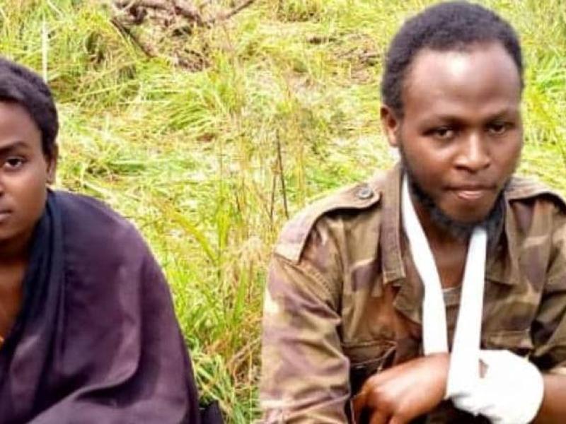 Deux terroristes ADF capturés et les munitions de guerre récupérées par la coalition FARDC-UPDF.