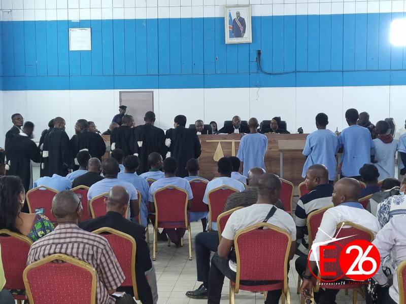 Les présumés kidnappeurs arrêtés à Kinshasa devant le tribunal de grande instance de la Gombe
