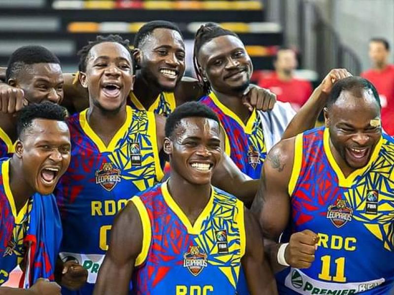 Les Léopards messieurs basket de la RDC en pleine célébration.