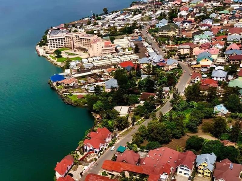 Vue à la hauteur de la ville de Goma et une partie du Lac Kivu