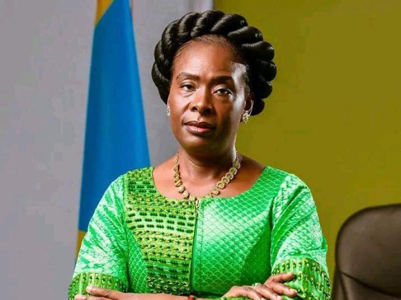 La Ministre d'État en charge du Portefeuille, Adèle Kayinda Mahina.