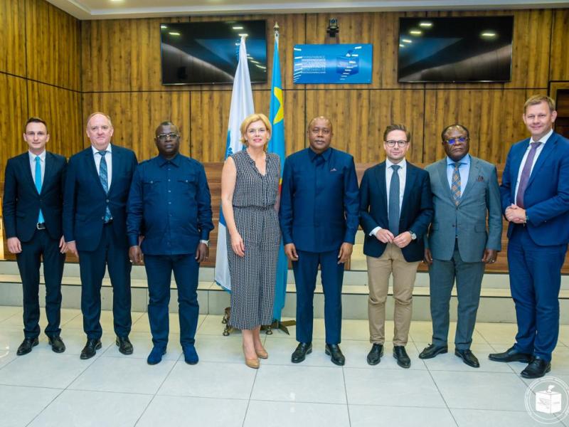 Le Président de la CENI, Denis Kadima assisté de deux vice-présidents de la centrale électorale et le groupe de parlementaires allemands.