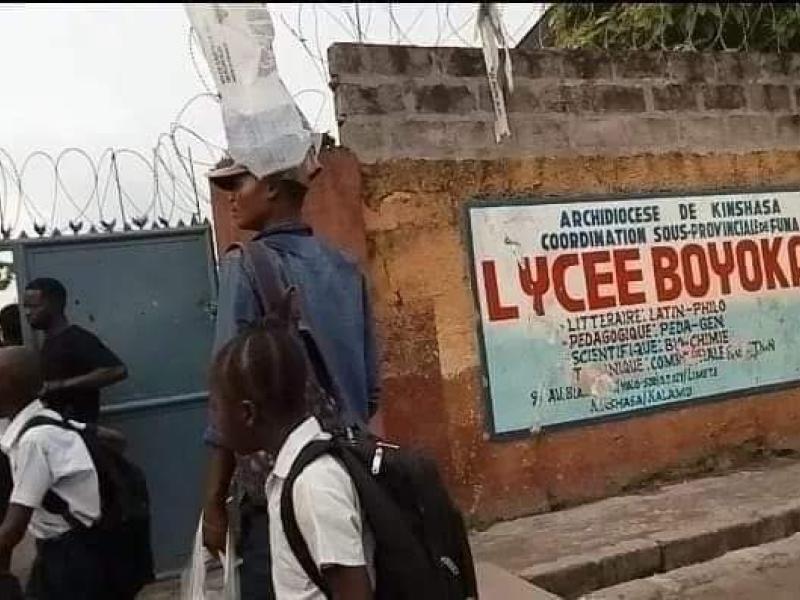 La devanture du lycée Boyokani