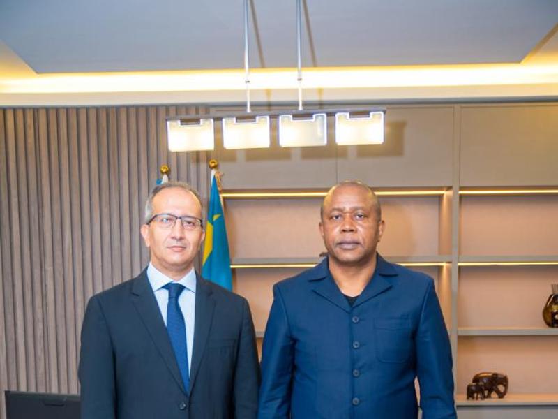 L'ambassadeur d'Égypte, Hesham El Mekwad et le Président de la CENI Denis Kadima.