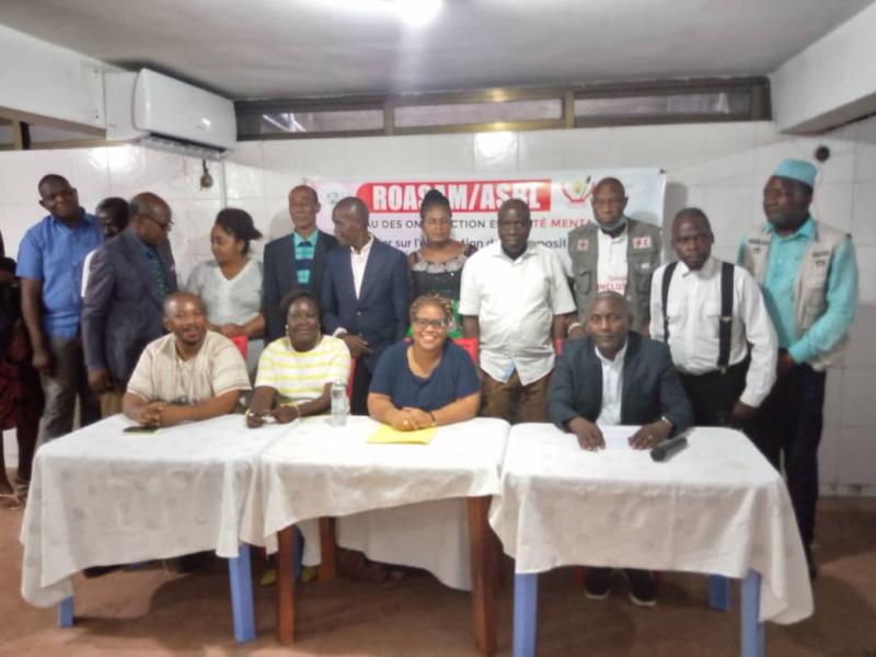 Les membres du Réseau des ONG d'Action en Santé Mentale lors d'un atelier organisé à Kinshasa