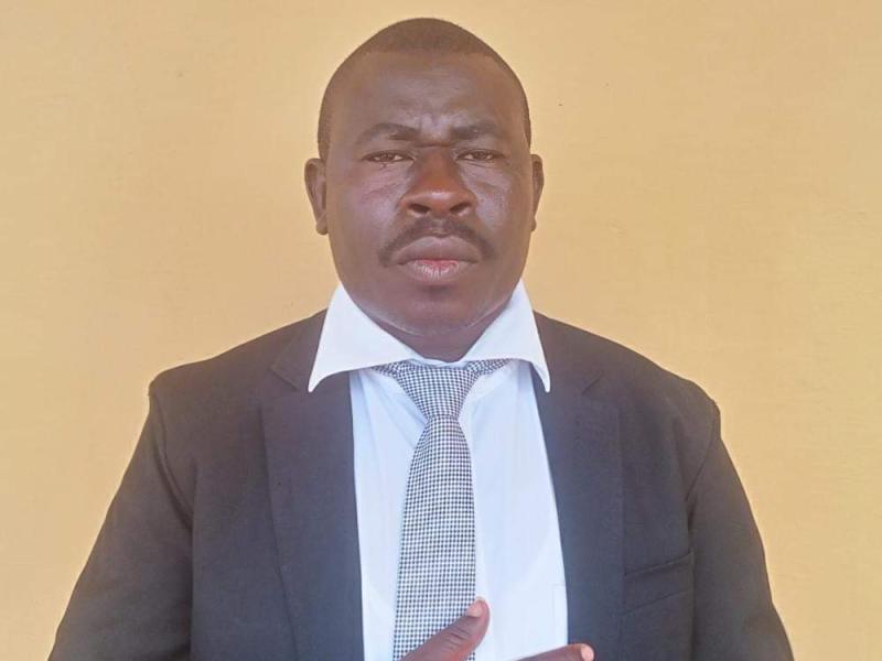 Journaliste Blaise Mabala de la Radio Même Morale FM d'Inongo
