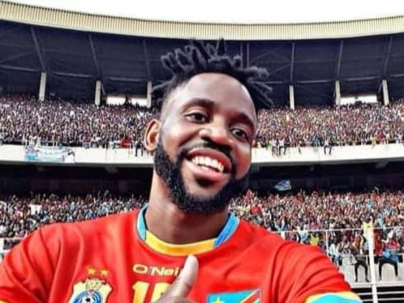 Cédric Bakambu lors d'une rencontre des Léopards de la RDC au stade des martyrs. [Photo d'illustration]