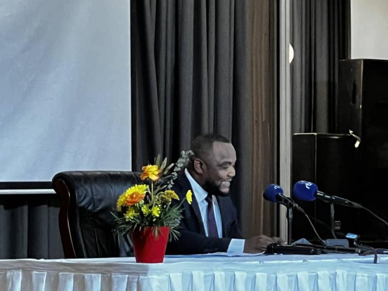 Le président du CSAC, Christian Bosembe, lors de sa rencontre avec les candidats à la présidentielle de 2023.
