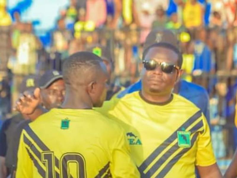 Elie Mpanzu et le nouveau président de coordination de l'AS VClub. [Photo d'illustration]