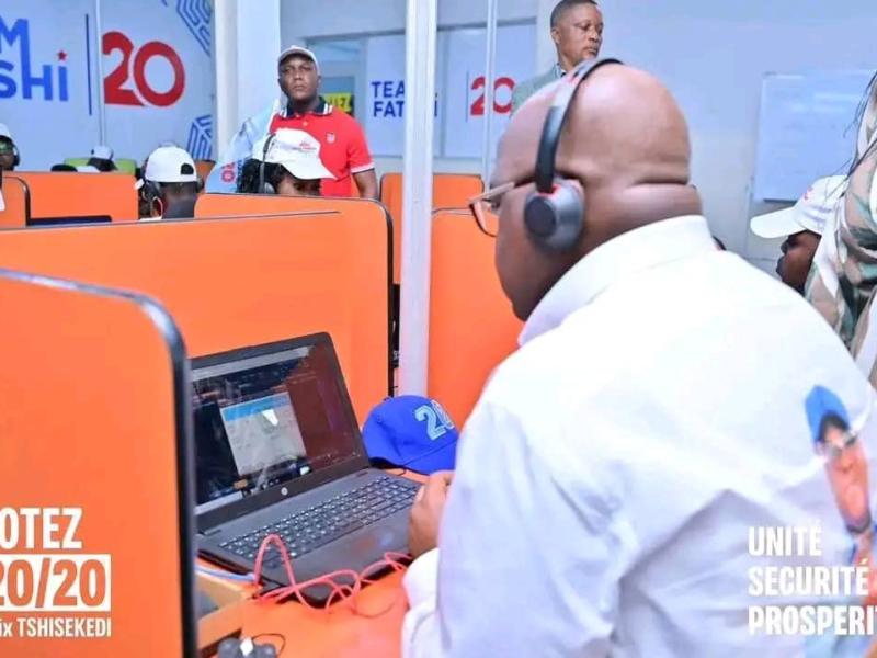 Félix Tshisekedi échange avec ses électeurs dans le cadre de sa campagne
