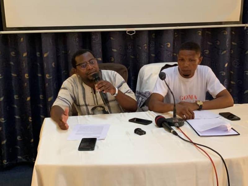 Deux des membres de la LUCHA lors d'un point presse tenu à Kinshasa
