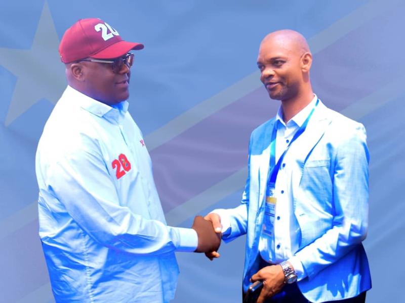 Poignée des mains, Félix Tshisekedi et Bienvenu Amundala.