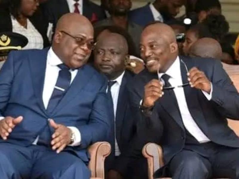 Le président Félix Tshisekedi et son prédécesseur au cours de son investiture de 2018