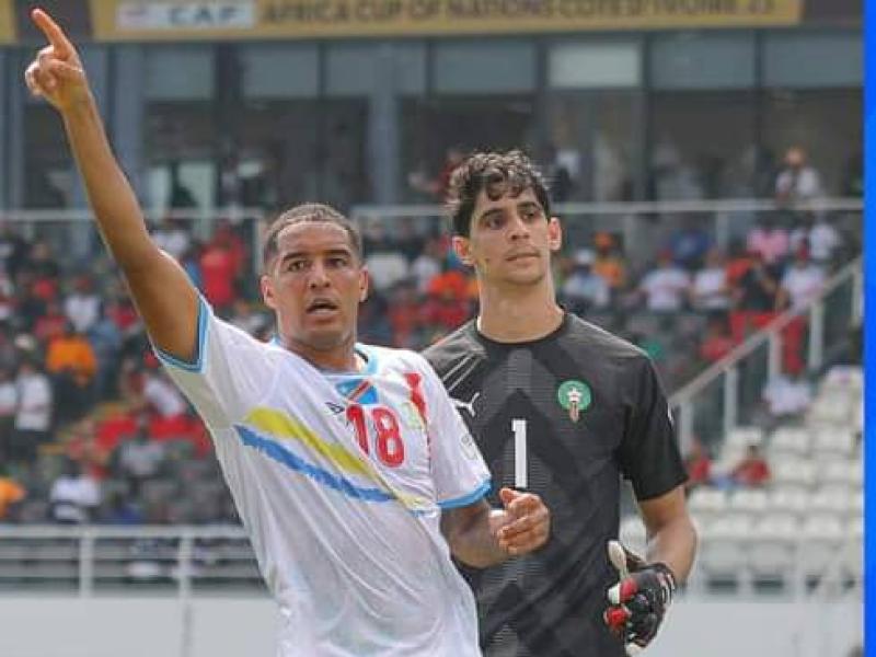 Le milieu du terrain congolais, Charles Pickel et le gardien marocain Bounou. [Photo d'illustration]