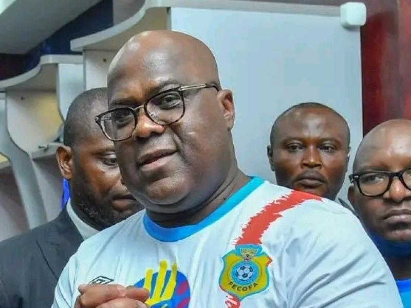 Le Président Félix Tshisekedi avec les Léopards après le match RDC-Soudan au stade des Martyrs à Kinshasa.