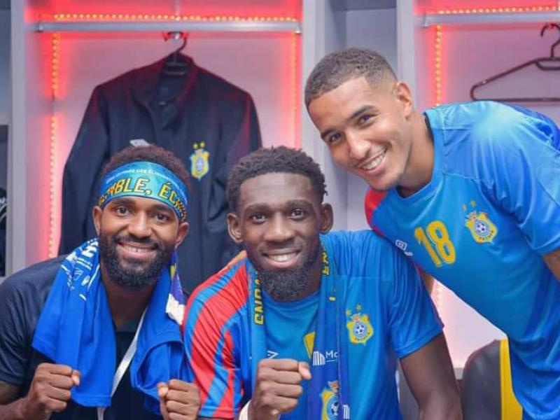 Dylan Batubinsika entouré des Vital Nsimba et Charles Pickel. [Photo d'illustration]