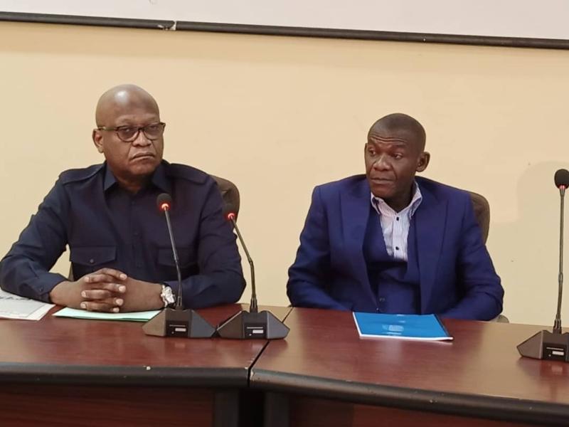 Côte-à-côte Jossart Nyoka Longo et Joe Mondonga, respectivement Président de la SOCODA et DG de la même coopérative