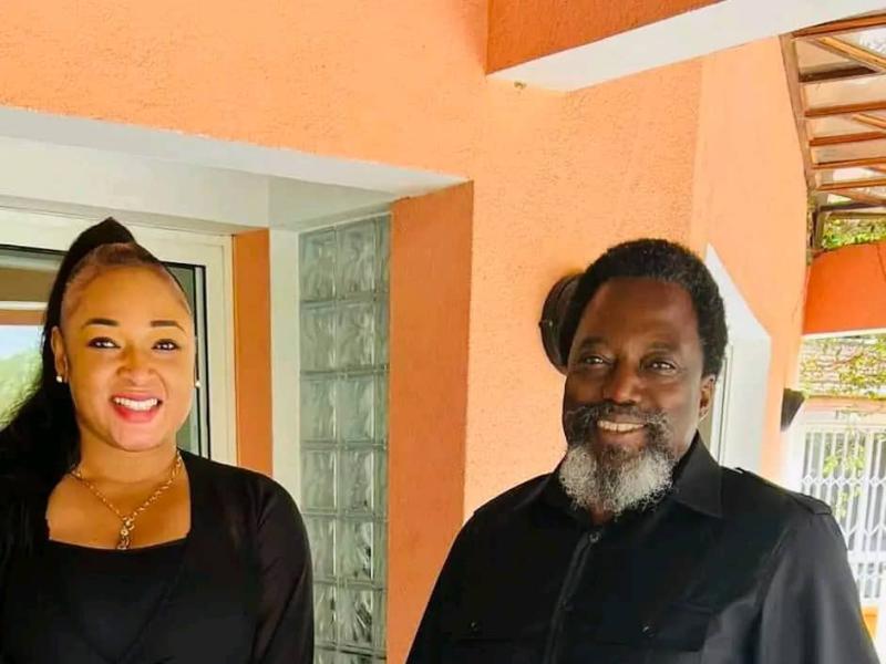 Le Président honoraire Joseph Kabila et sa conseillère en communication Barbara Nzimbi