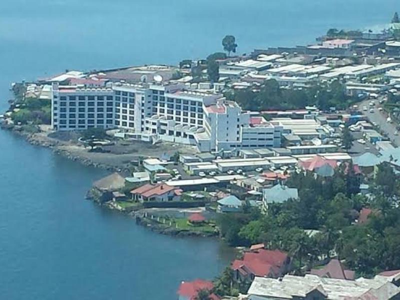 Vue aérienne de la partie sud de la ville de Goma chef-lieu de la province du Nord-Kivu.