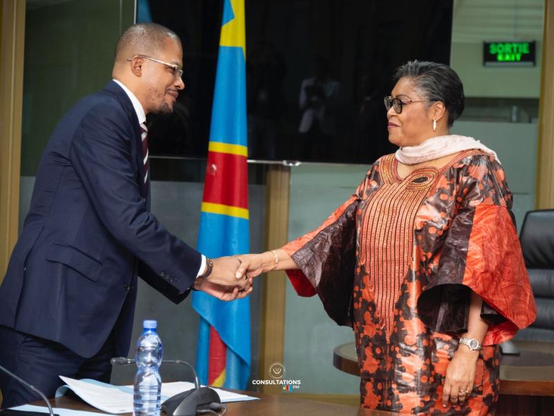 La première ministre Judith Tuluka et Didier Budimbu, ministre sortant des hydrocarbures