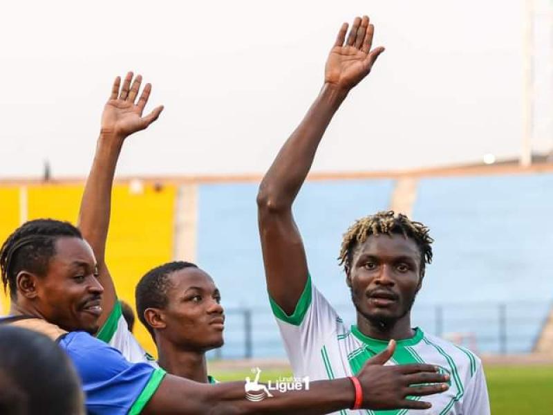 Quelques joueurs du DCMP en pleine célébration avec les supporters. [Photo d'illustration]