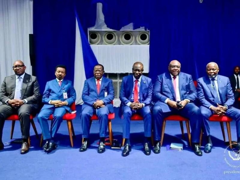 Les membres du présidium de l'Union sacrée