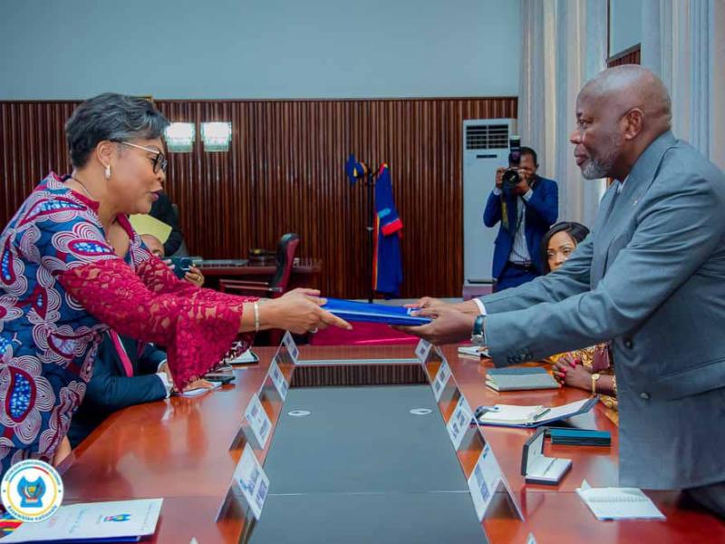 Judith Tuluka Suminwa et Vital Kamerhe au Palais du peuple 