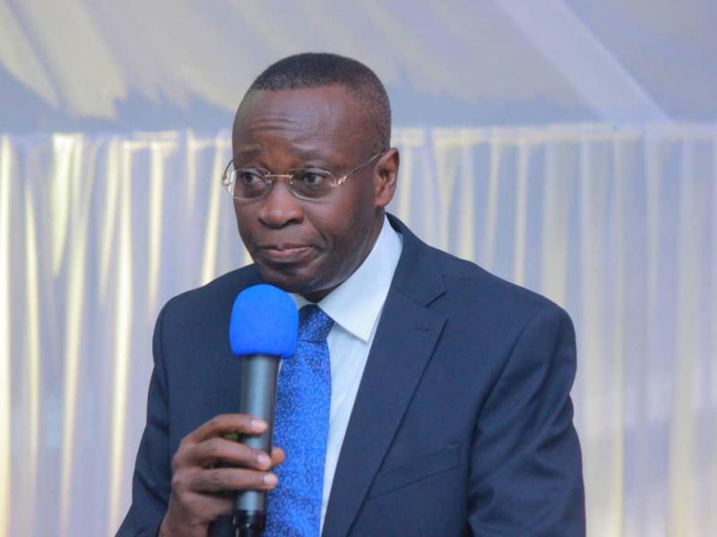 Le VPM de l’économie nationale, le prof Mukoko Samba lors de la conférence sur le thème : «Économie congolaise de 2024 à 2028, espoirs ou désespoirs», qu’il a animée.