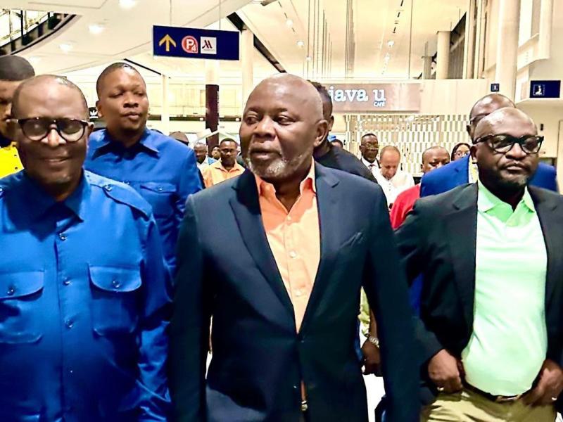Le président de l’assemblée nationale de la Rdc accueilli au Canada par l’ambassadeur et la communauté congolaise.