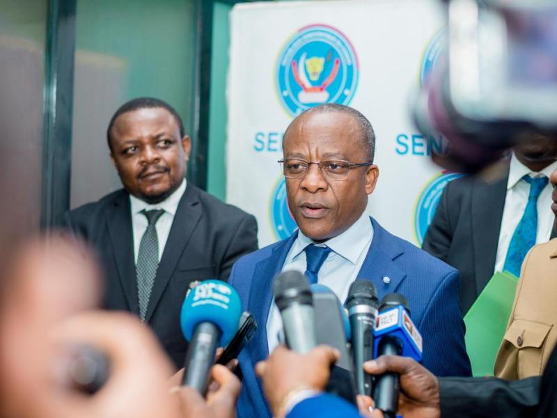 Le sénateur Eustache Muhanzi Mubembe après le dépôt de sa candidature au bureau définitif du sénat