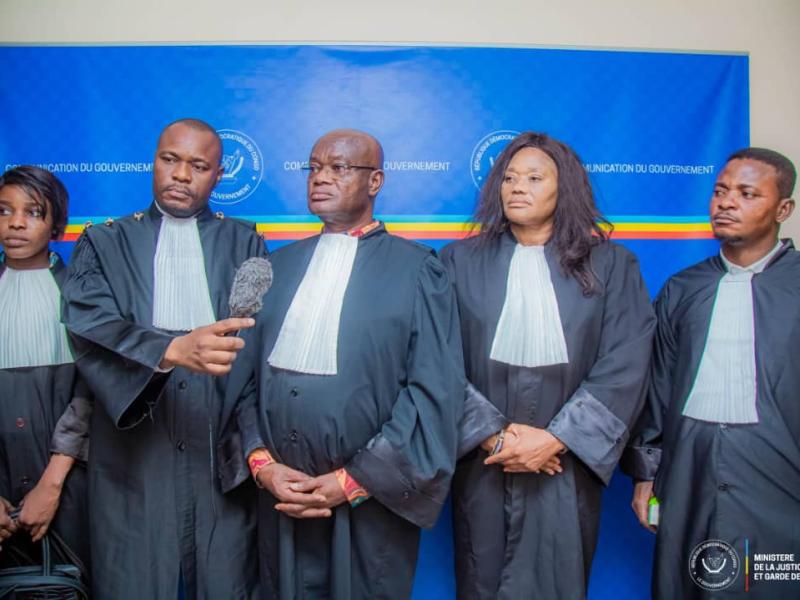 Quelques avocats devant la presse, après la discussion avec le Ministre d'État chargé de la justice Constant Mutamba, mardi 20 août 2024