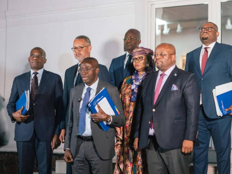 Les ministres, membres du Comité de Conjoncture Économique