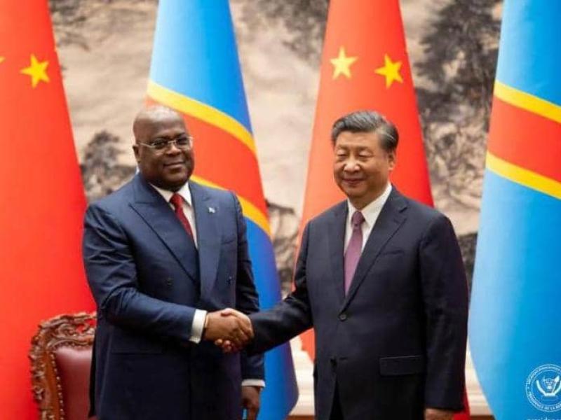 Poignée de main entre le Président Congolais, Félix Antoine Tshisekedi Tshilombo et son homologue Chinois