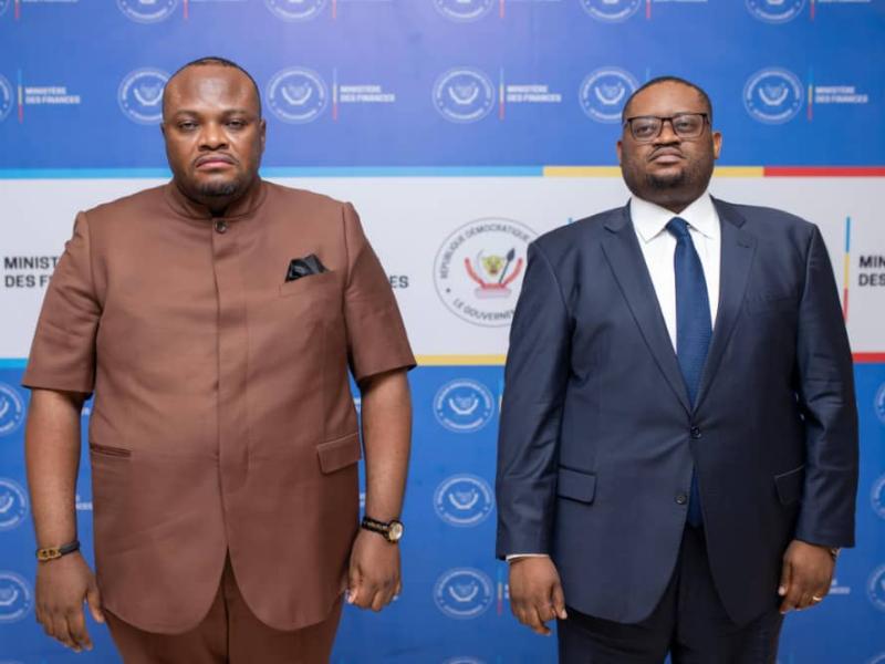 Le gouverneur de la ville de Kinshasa Daniel Bumba Lubaki et le ministre des finances Doudou Fwamba Linkunde, mardi 27 août 2024