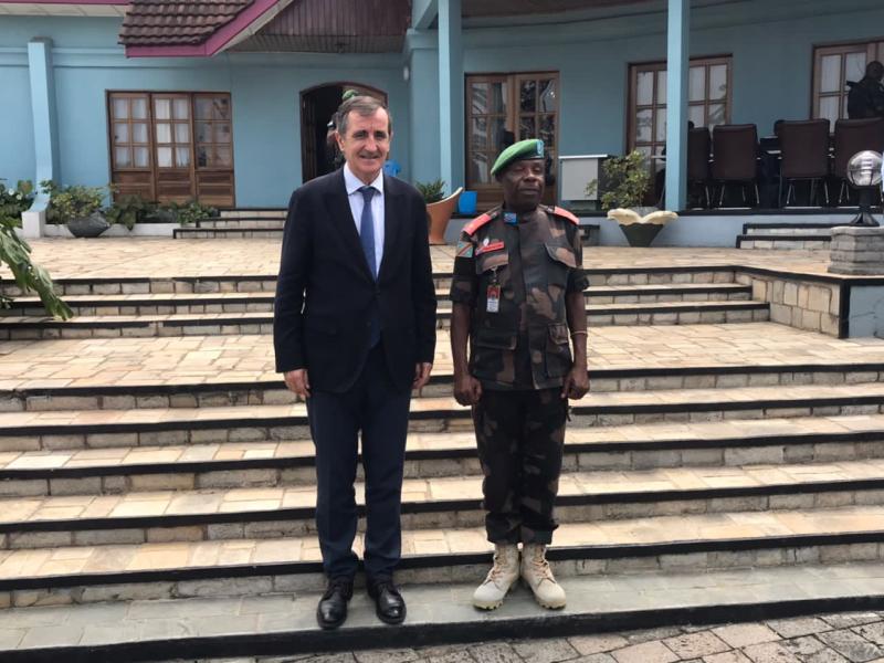 Le Gouverneur Militaire du Nord-Kivu, le Général major Peter Chirimwami, et Nicolas Berlanga, ambassadeur de l'Union Européenne en RDC[photo d'illustration]