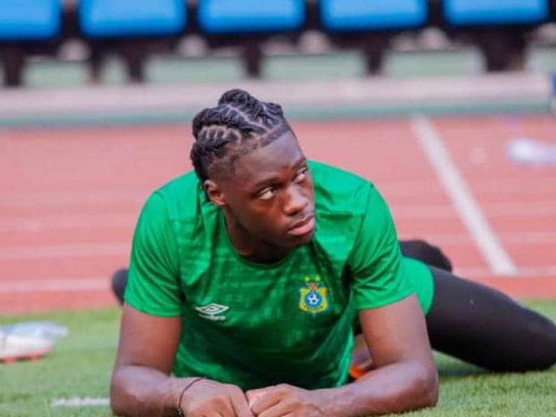 Un Léopard U20 en pleine séance d'entraînement au stade des martyrs