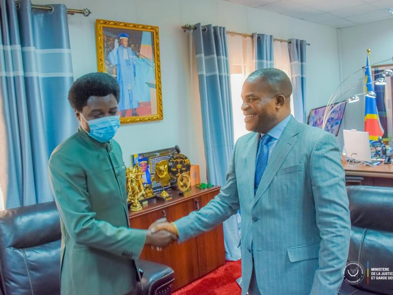 Le ministre d'État ministre de la justice Constant Mutamba et le président de la Cour Constitutionnelle Dieudonné Kamuleta