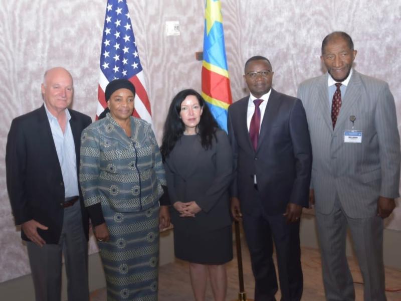Deux membres du gouvernement Suminwa, Julien Paluku du commerce extérieur et Eve Bazaiba de l’environnement, avec quelques investisseurs américains