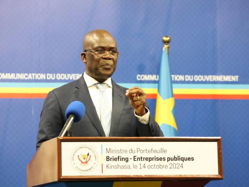 Le ministre du Portefeuille Jean-Lucien Bussa Tongba