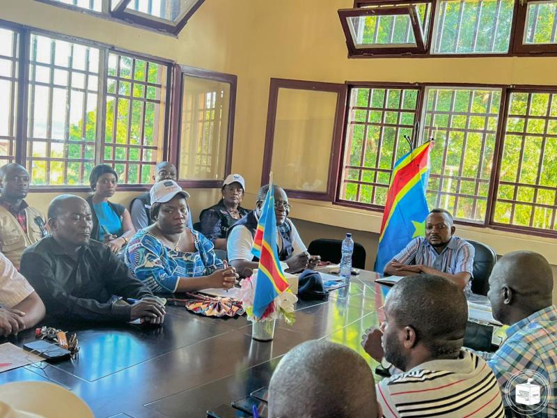 La délégation de la CENI et les autorités politico-administratives du territoire de Masimanimba