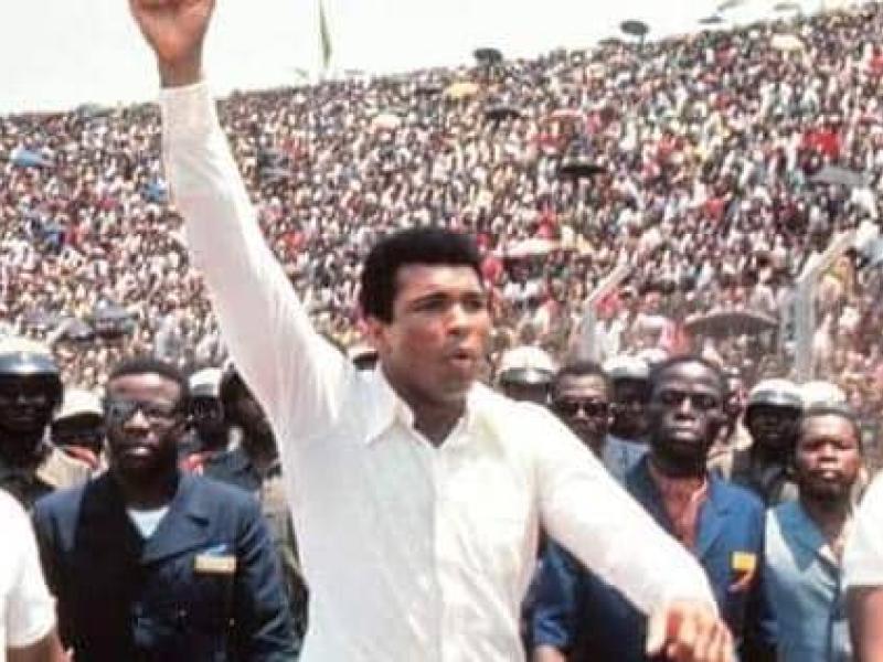 Mohamed Ali, au Stade Père Raphaël de la Kethule, à Kinshasa.