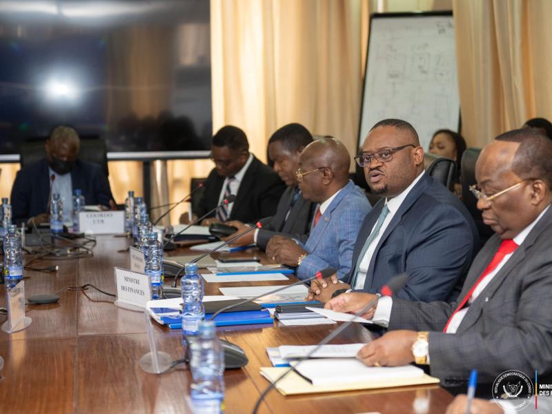 Le ministre des Finances, Doudou Fwamba, lors de la réunion de la Troïka politique