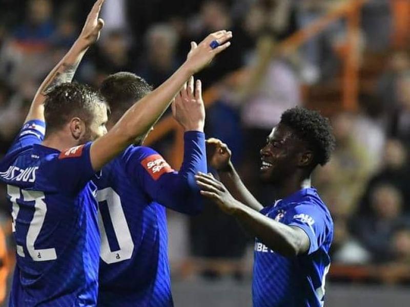 Nathanaël Mbuku en pleine célébration avec ses coéquipiers de Dinamo Zagreb. [Photo d'illustration]